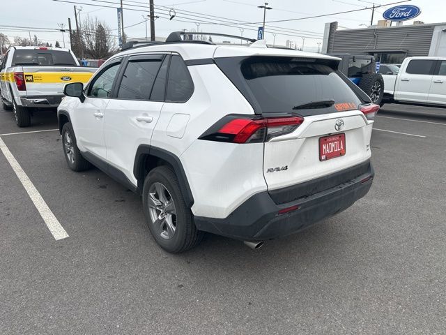 2024 Toyota RAV4 XLE photo 4