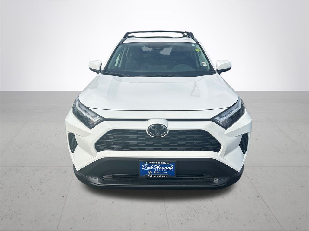 2025 Toyota RAV4 Hybrid XLE photo 3