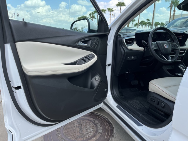 2024 Buick Encore GX Avenir photo 27