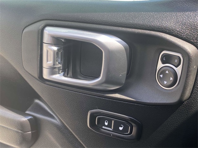 2020 Jeep Wrangler Unlimited Rubicon photo 14