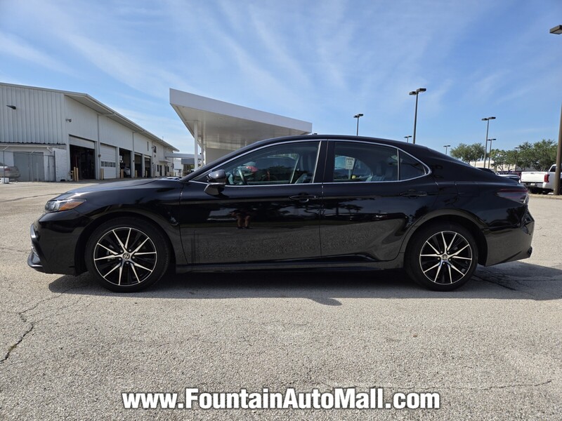 2024 Toyota Camry SE photo 2