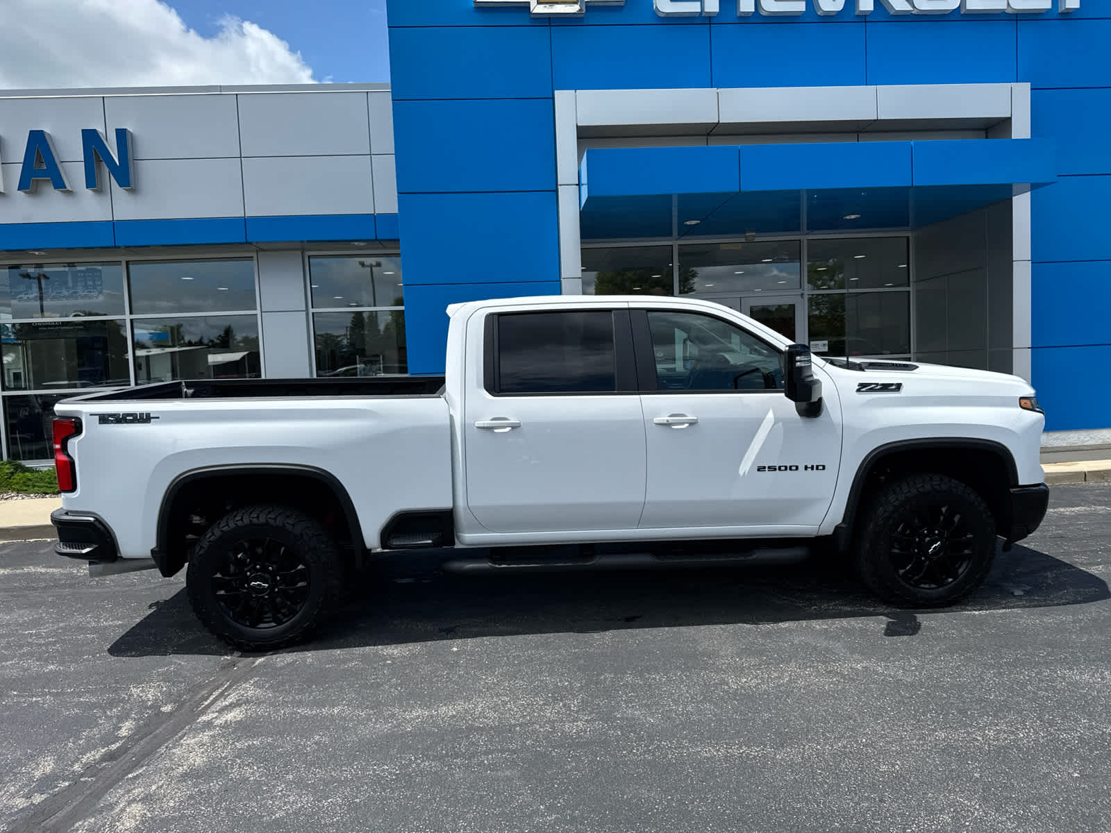 2025 Chevrolet Silverado LT photo 3