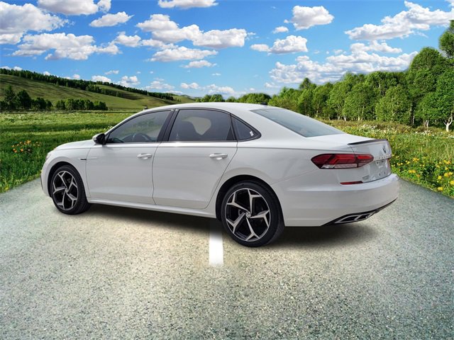2020 Volkswagen Passat 2.0T R-Line photo 2