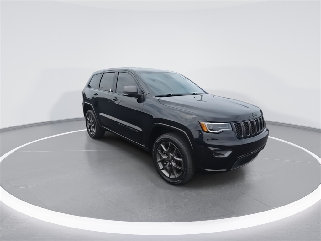 2021 Jeep Grand Cherokee Anniversary Edition photo 2