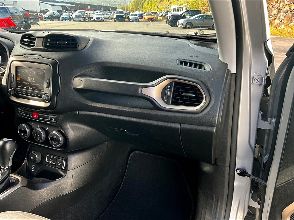 2017 Jeep Renegade Limited photo 11