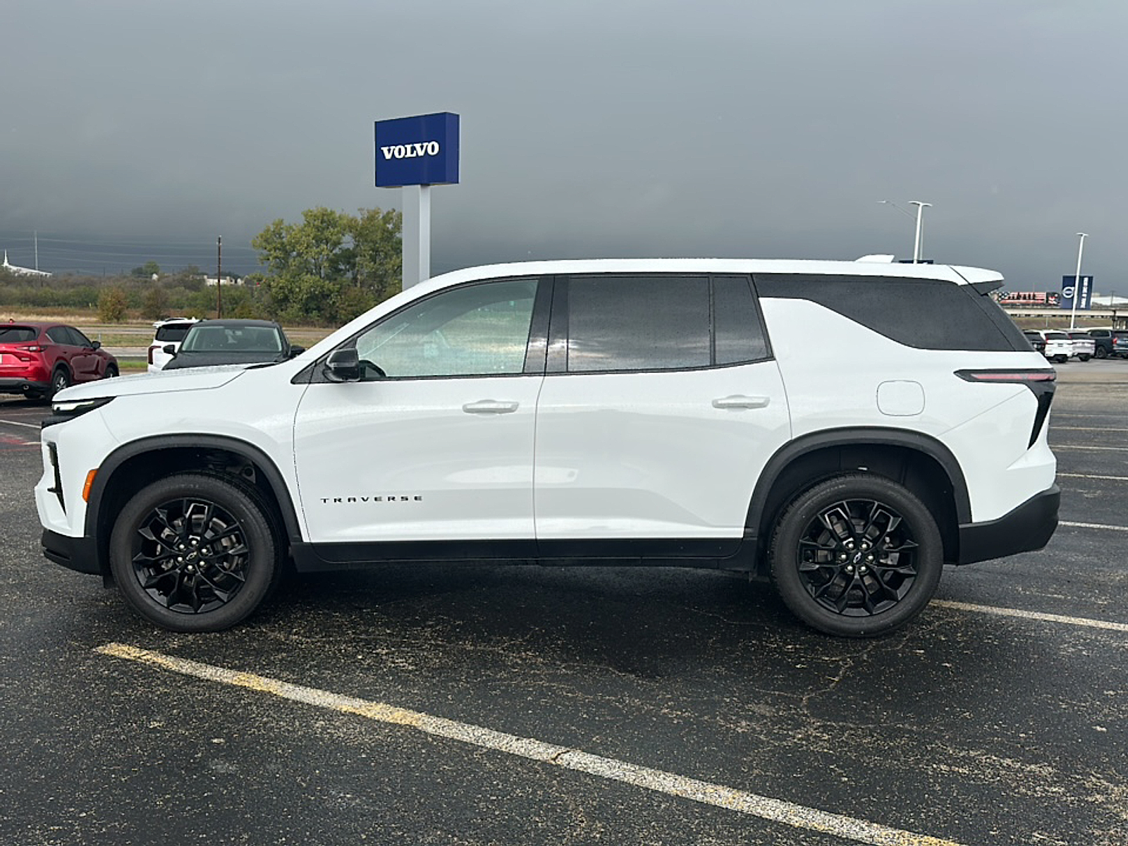 2024 Chevrolet Traverse LS photo 4