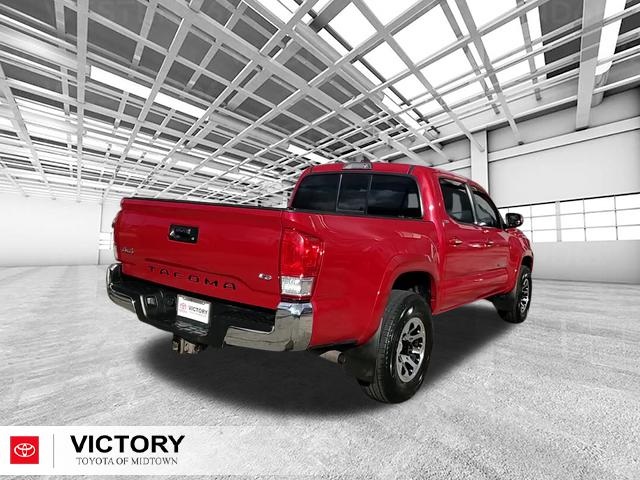 2017 Toyota Tacoma SR5 photo 3