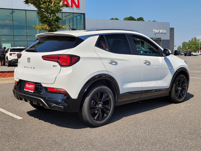 2024 Buick Encore GX Sport Touring photo 3