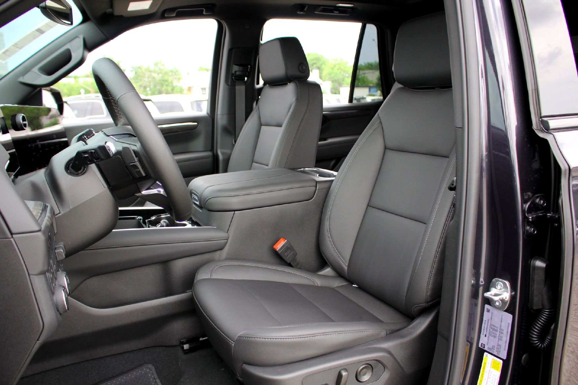 2025 Chevrolet Tahoe Z71 photo 8