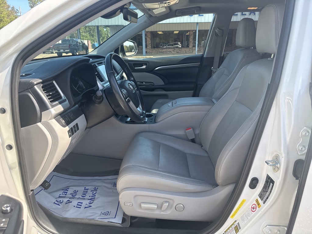 2019 Toyota Highlander Limited photo 4