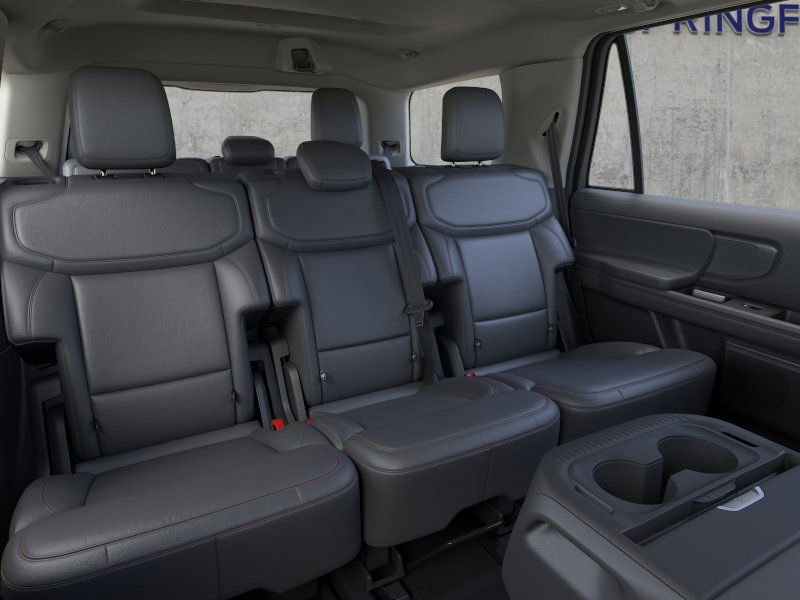 2025 Ford Expedition photo 4