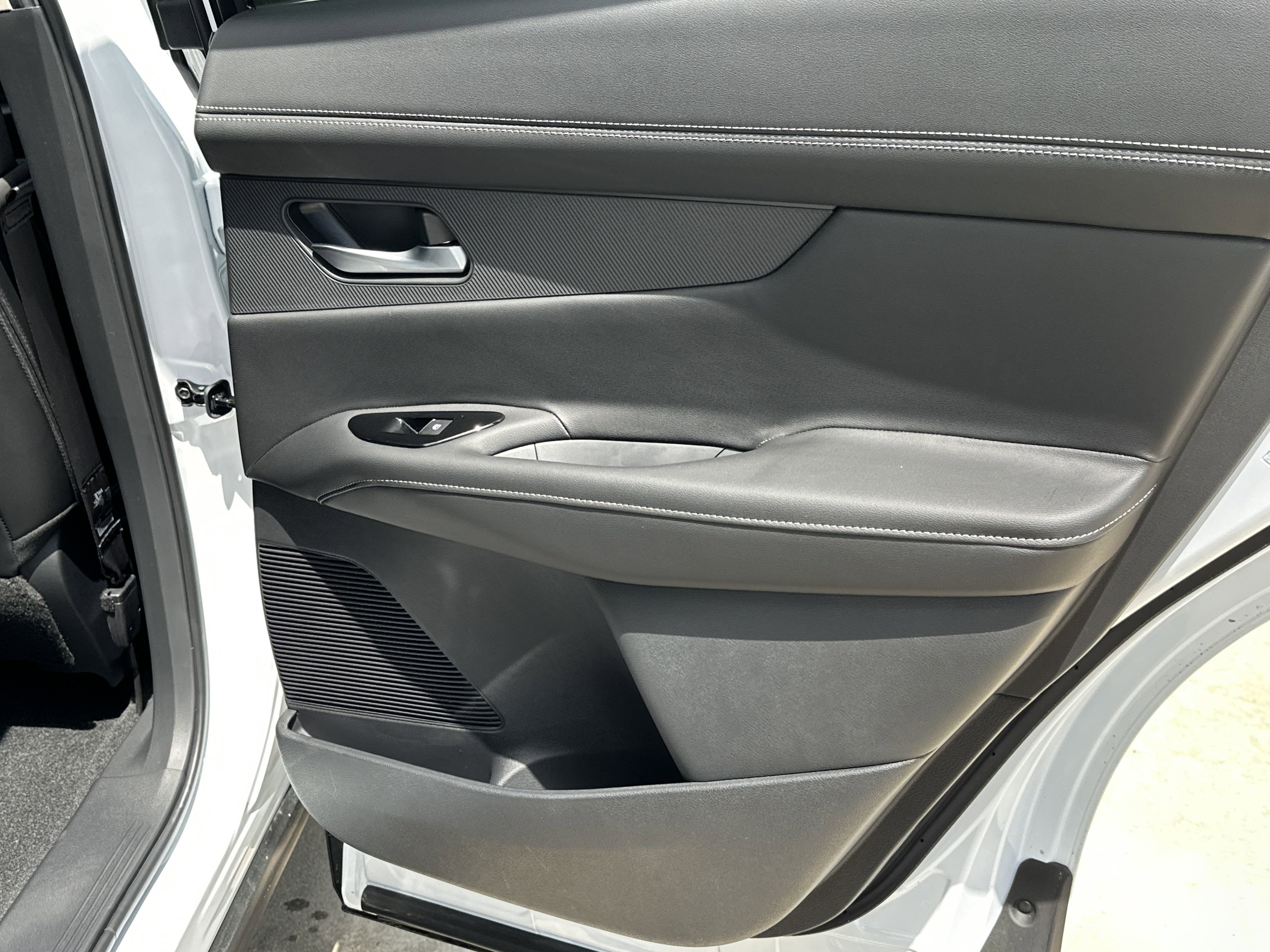 2025 Nissan Murano SL photo 15