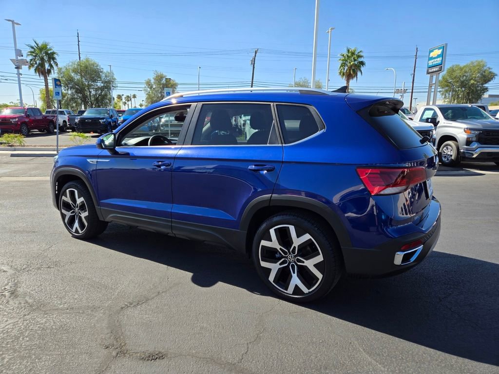 2022 Volkswagen Taos SEL photo 4