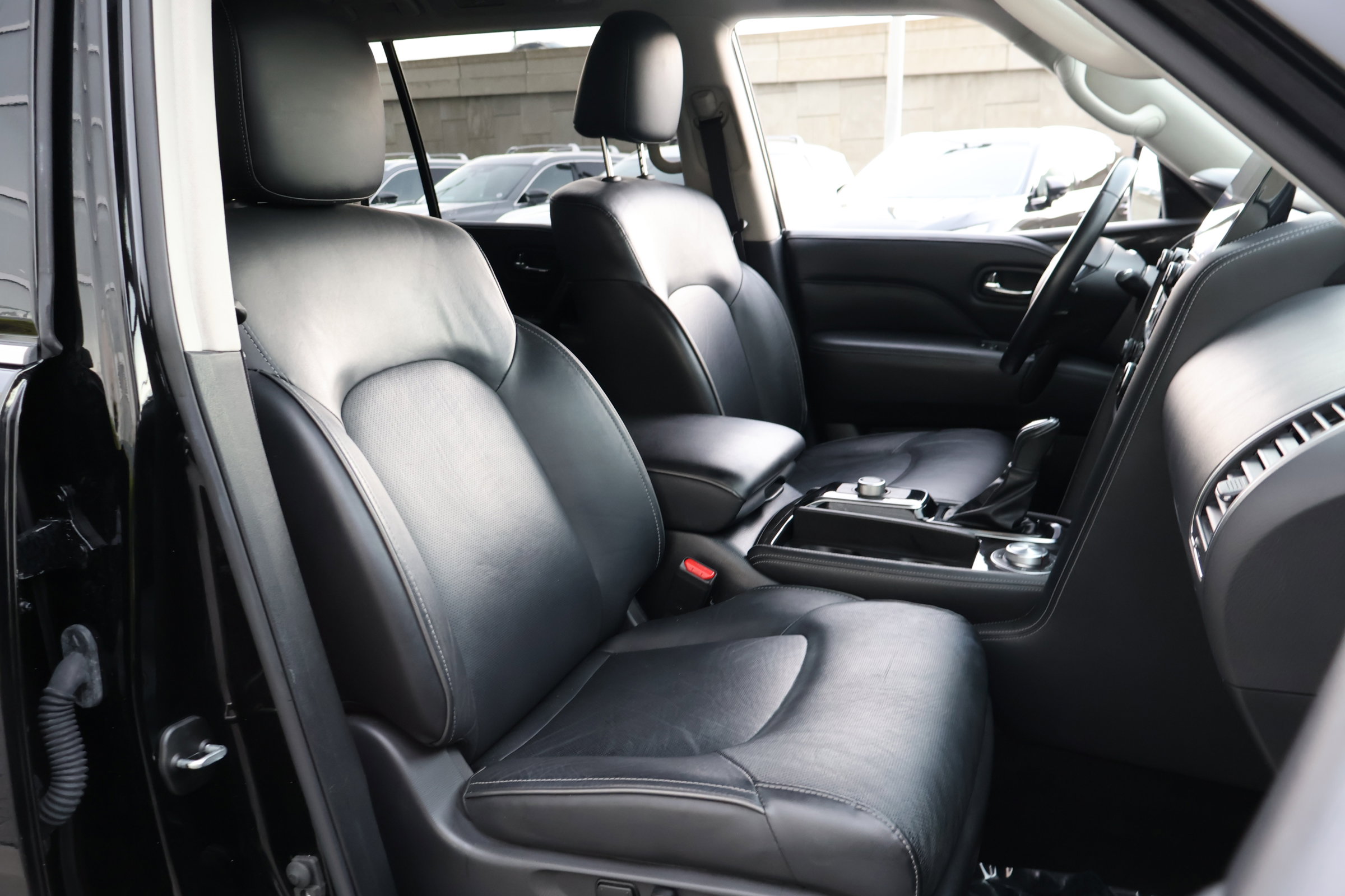 2022 Infiniti QX80 Luxe photo 21