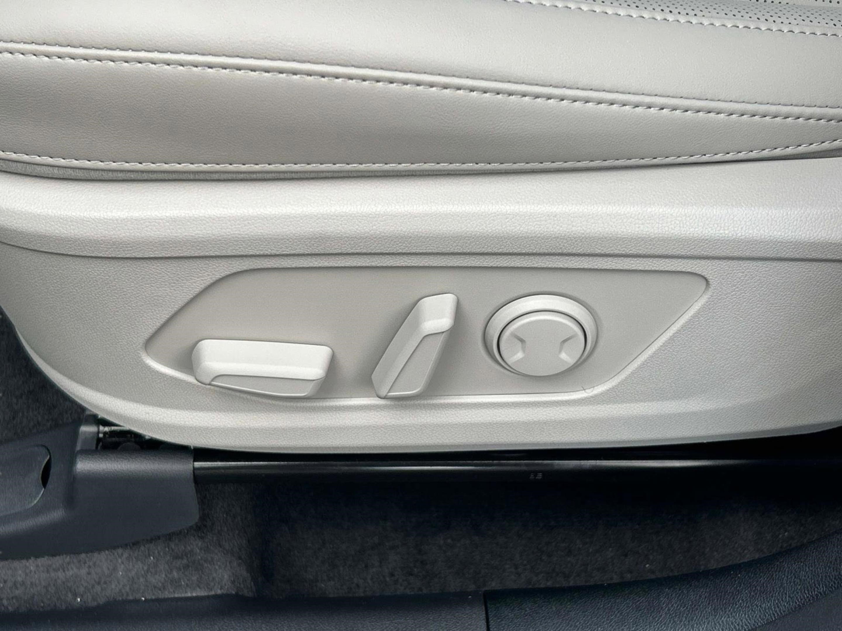 2025 Kia Sorento S photo 21