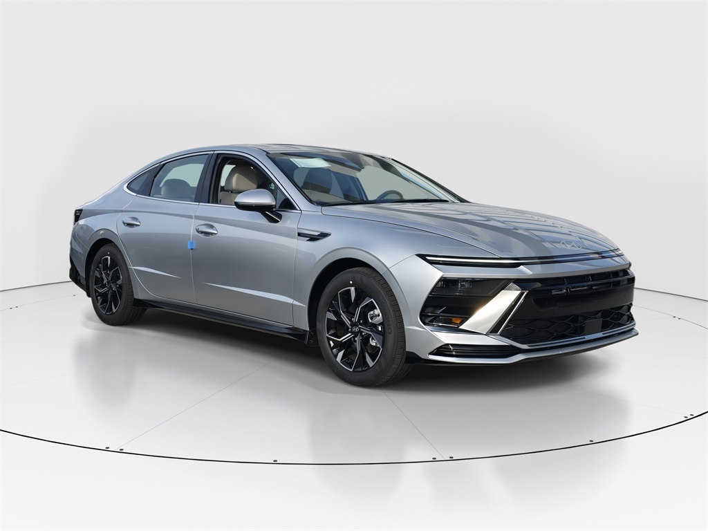 2025 Hyundai Sonata SEL photo 2