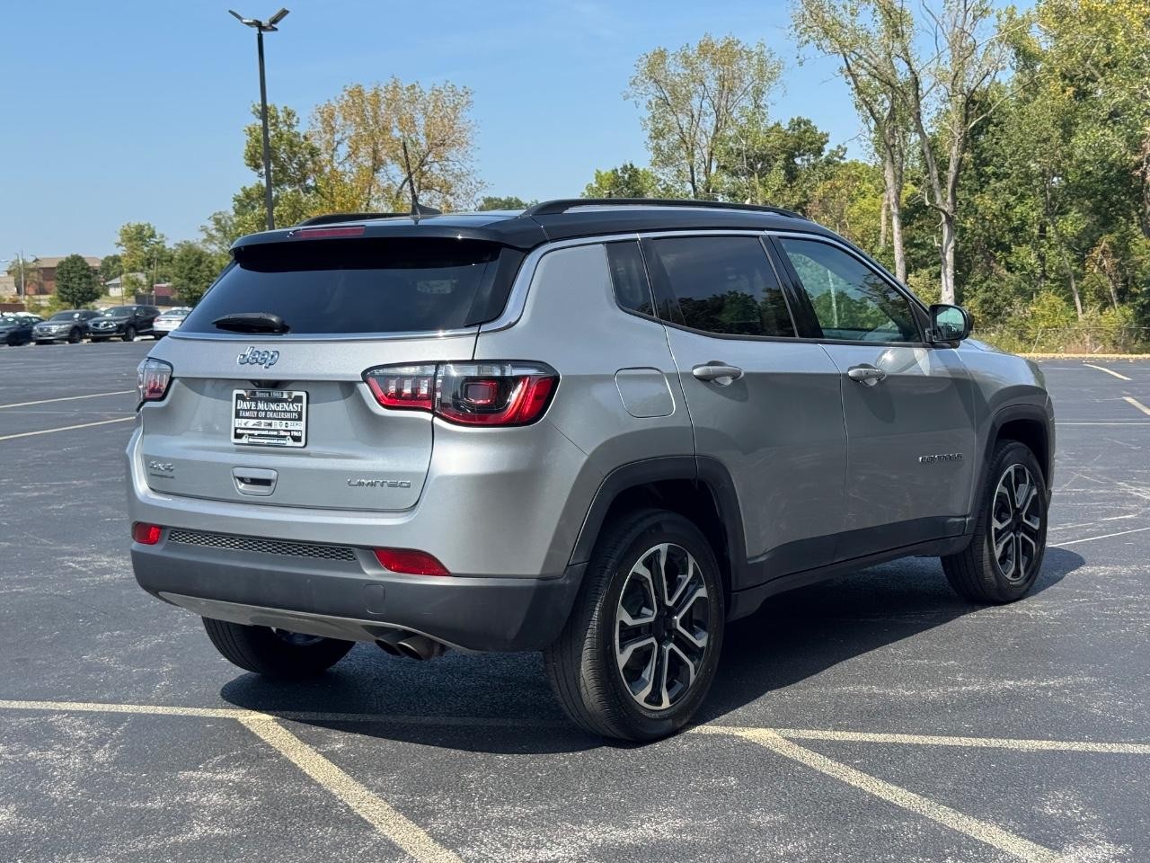 2022 Jeep Compass Limited photo 2