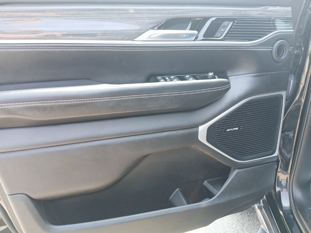 2022 Jeep Wagoneer Series II photo 22