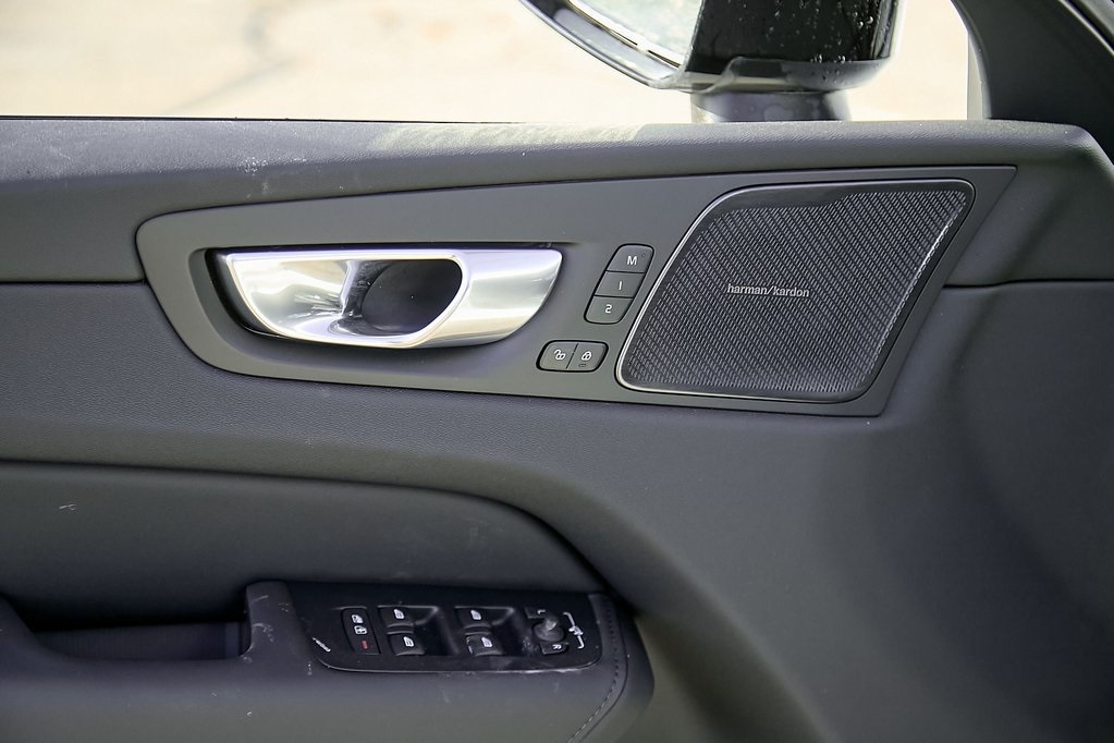 2026 VOLVO XC60 - Image 12