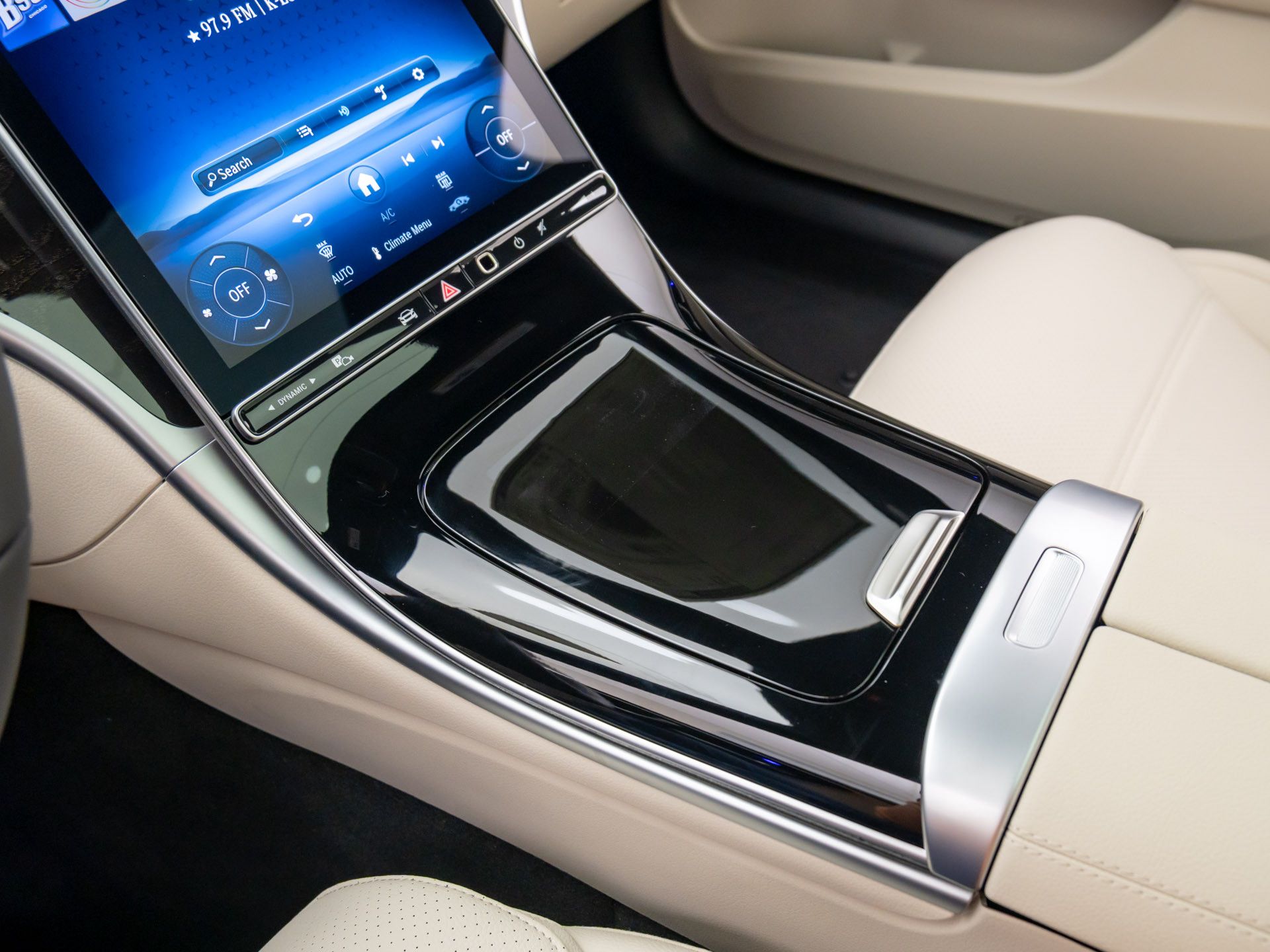 2025 Mercedes Benz C 300 4MATIC photo 10