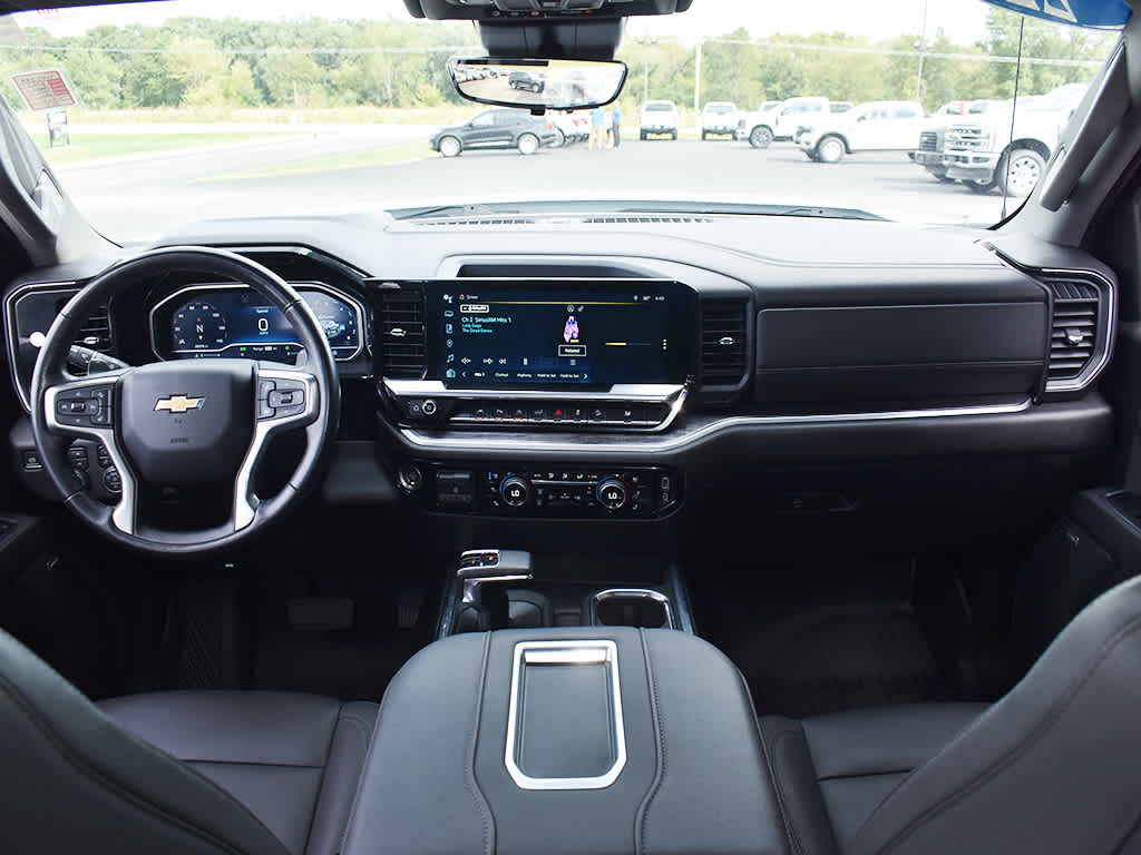 2022 Chevrolet Silverado 1500 LTZ photo 4