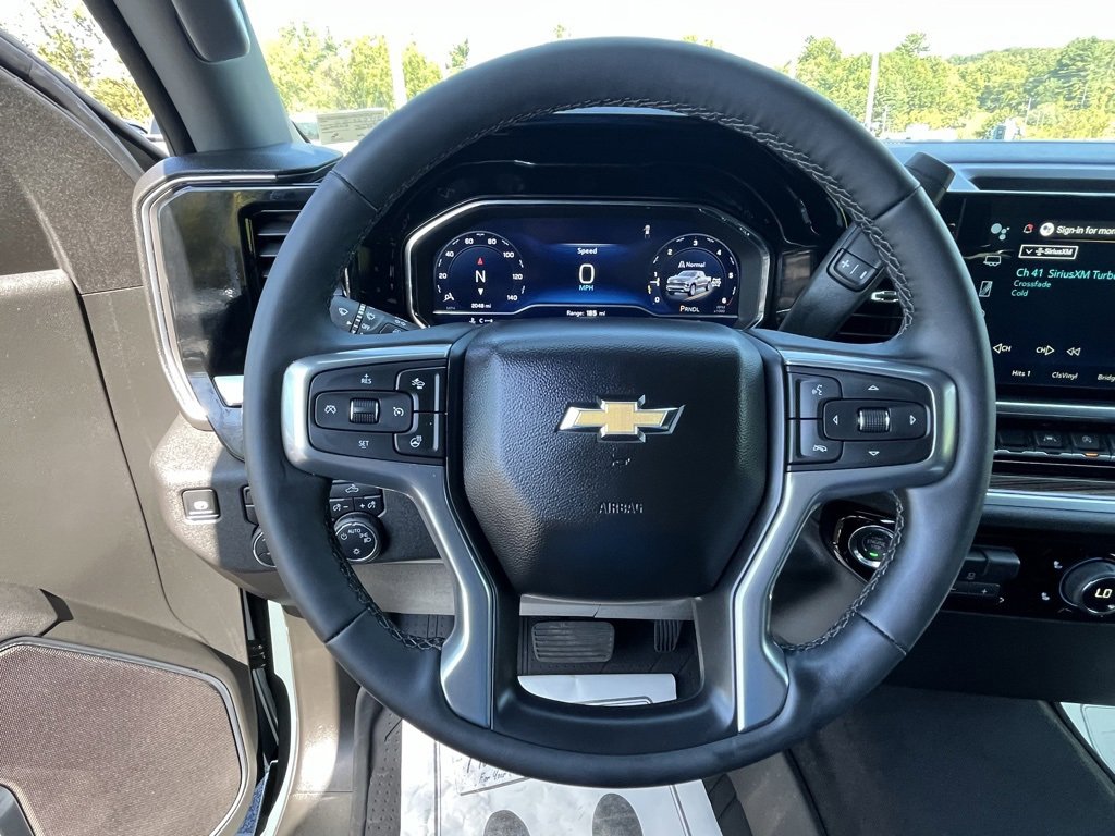 2025 Chevrolet Silverado 1500 LT photo 2