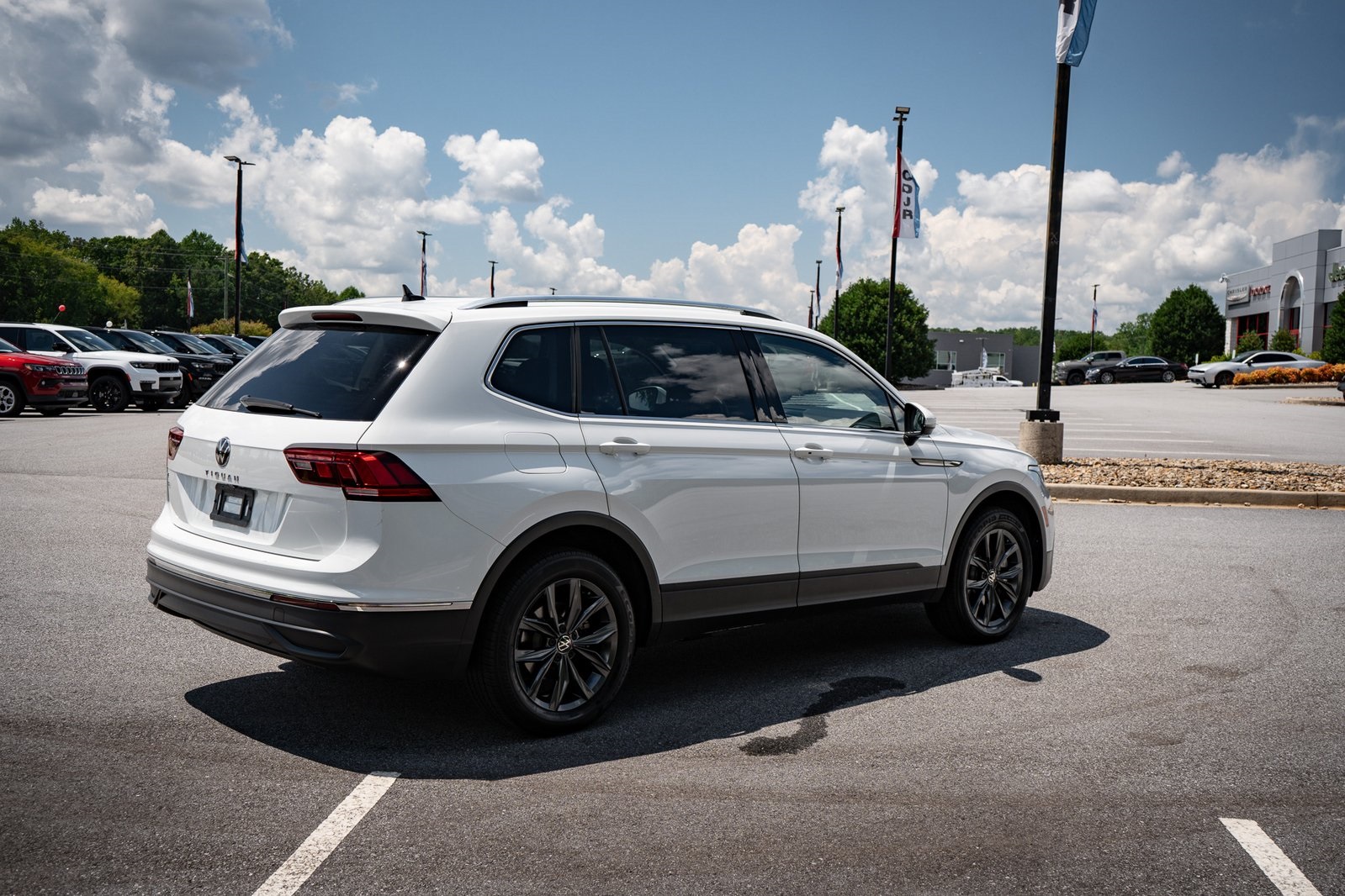 2022 Volkswagen Tiguan SE photo 7