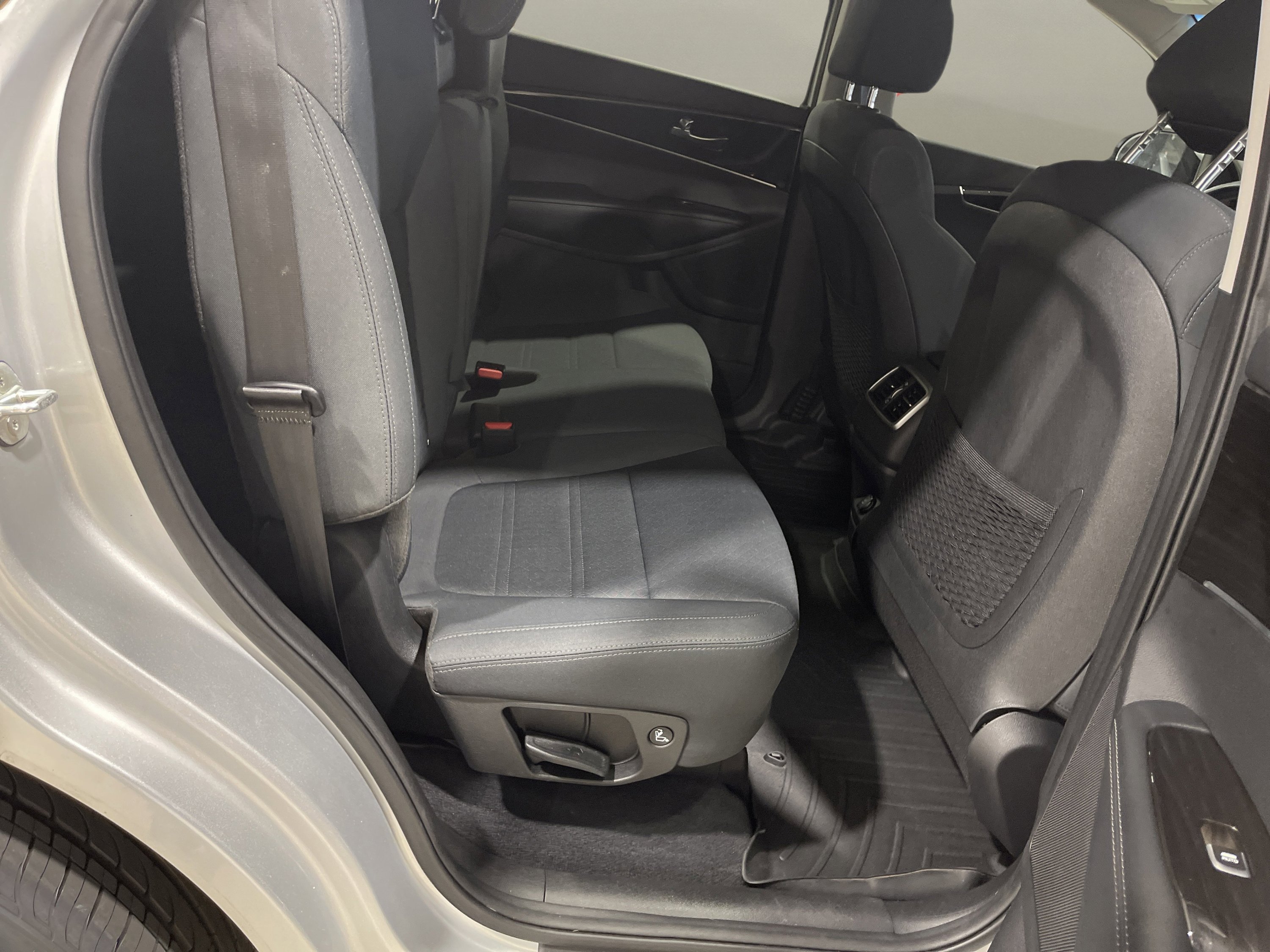 2020 Kia Sorento LX S photo 14
