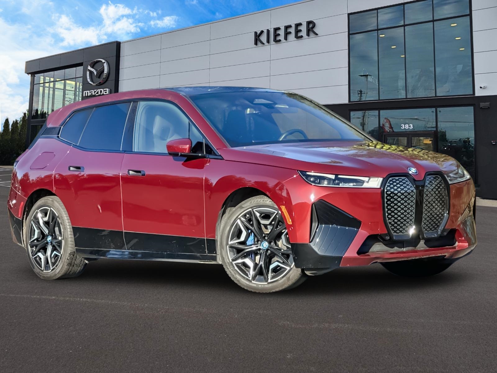 Used 2022 BMW iX Base with VIN WB523CF01NCK48722 for sale in Eugene, OR