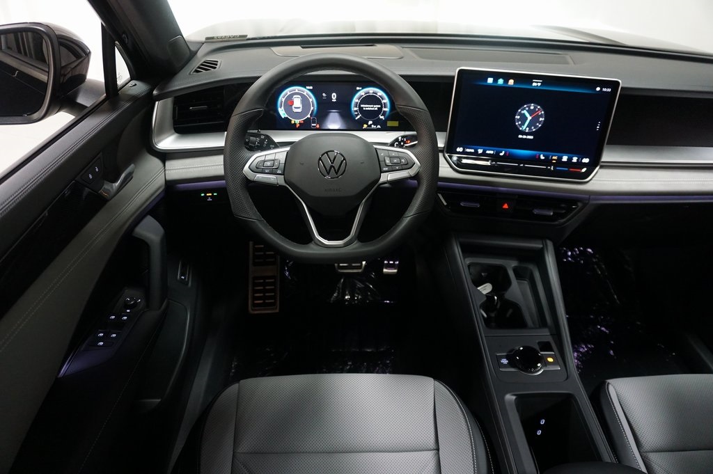 2025 Volkswagen Tiguan SE R-Line Black photo 11