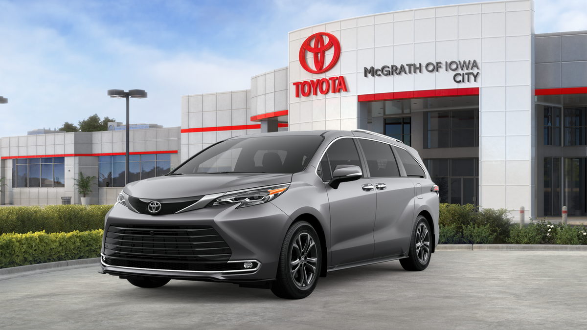 2026 Toyota Sienna Platinum's photo
