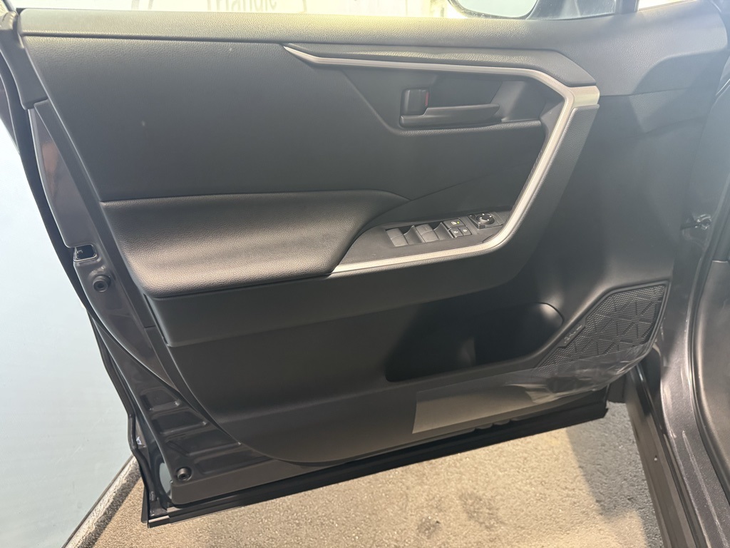 2025 Toyota RAV4 LE photo 20