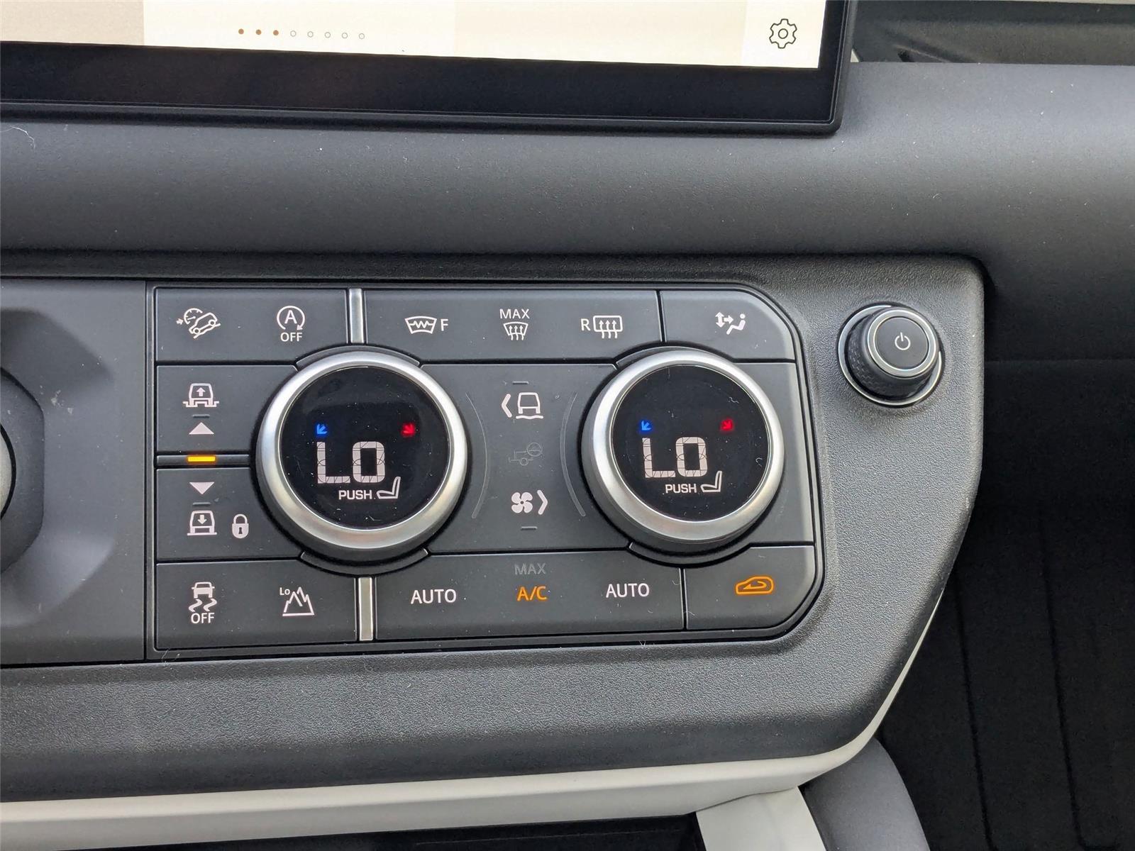 2025 Land Rover Defender 110 S photo 21