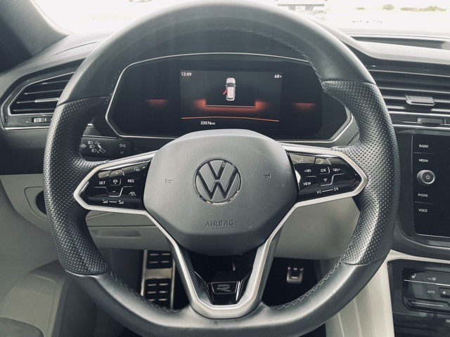 2023 Volkswagen Tiguan SE R-Line Black photo 3