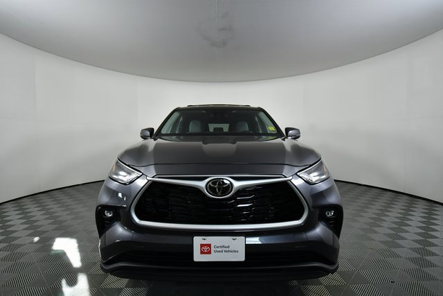 2023 Toyota Highlander L photo 3