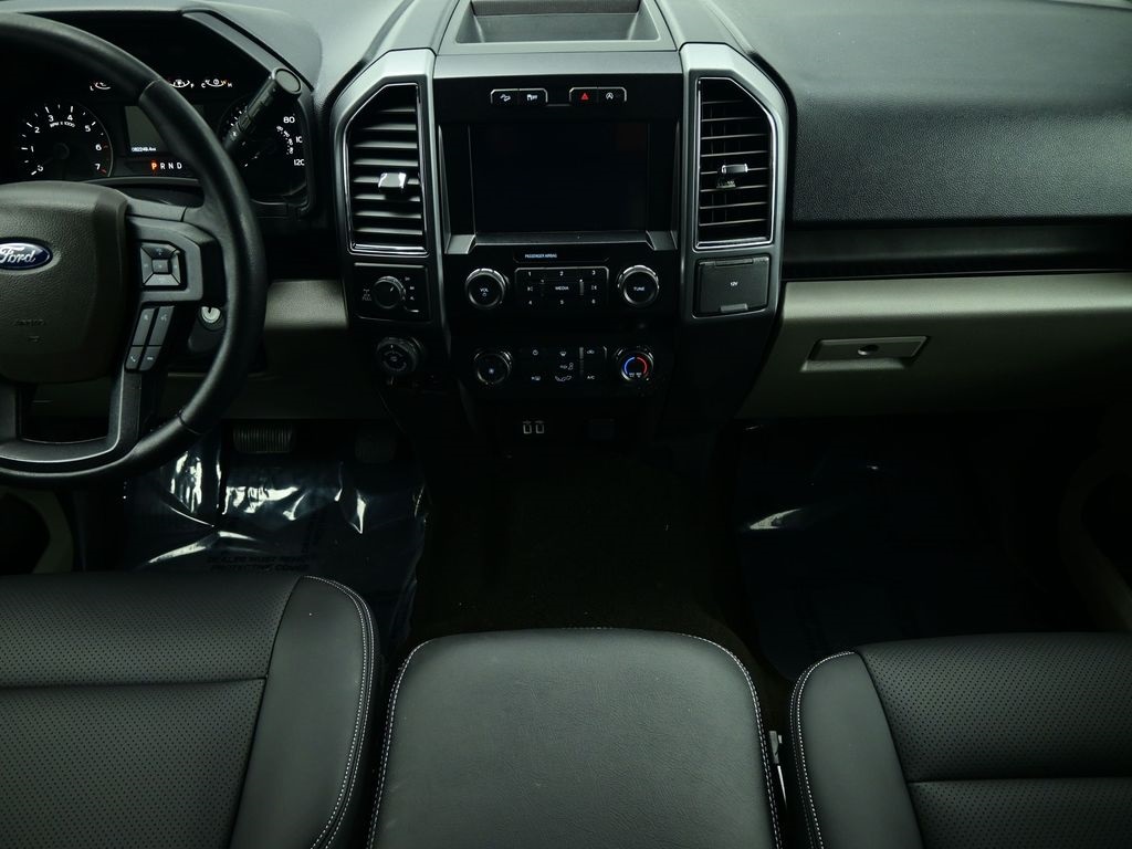 2019 Ford F-150 XLT photo 4