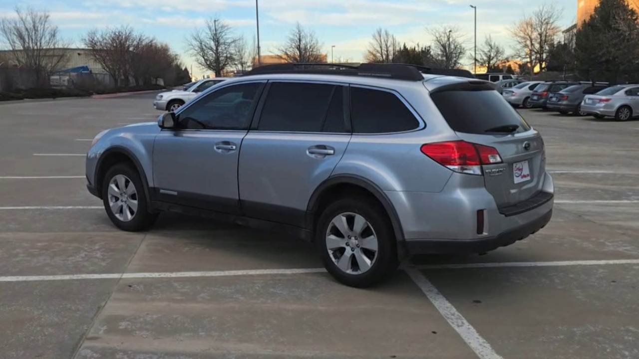 2012 Subaru Outback Premium's photo