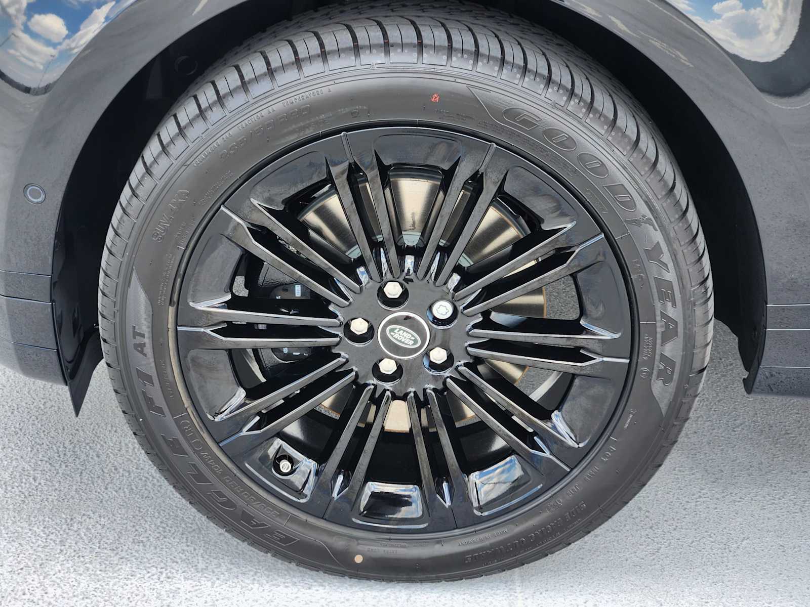 2026 Land Rover Range Rover Evoque Dynamic SE photo 10