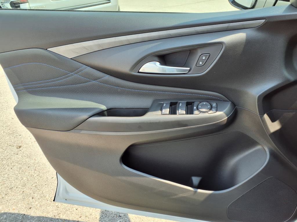 2025 Buick Envista ST photo 12