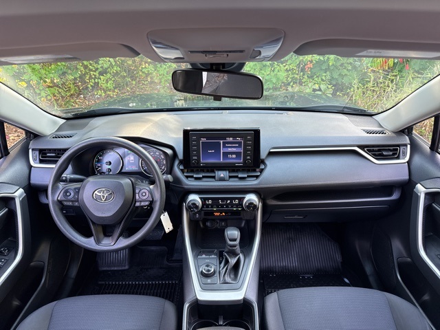2022 Toyota RAV4 Hybrid LE photo 17