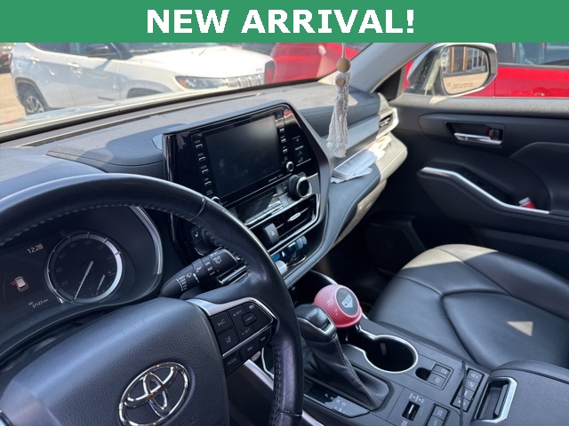 2022 Toyota Highlander XLE photo 9