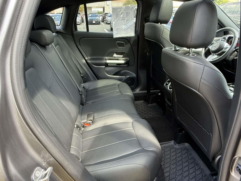 2025 Mercedes Benz GLA 250 4MATIC photo 22