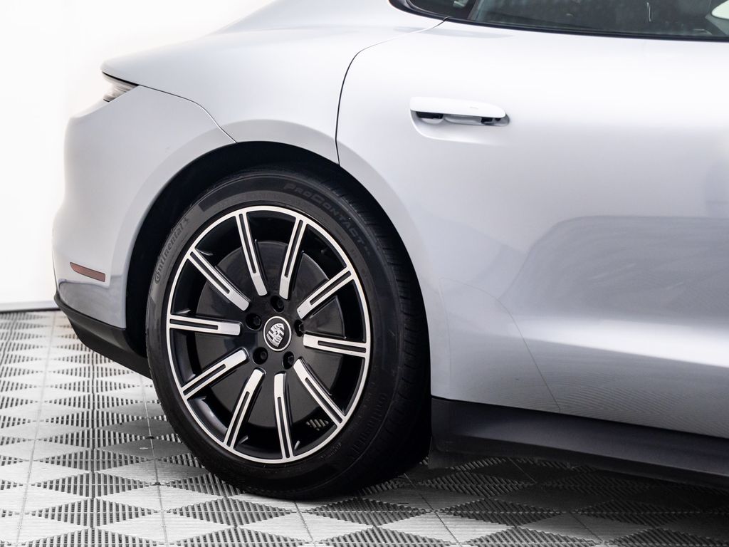 2021 Porsche Taycan Base photo 29