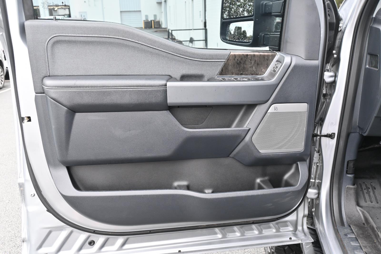 2023 Ford F-350 Lariat photo 14