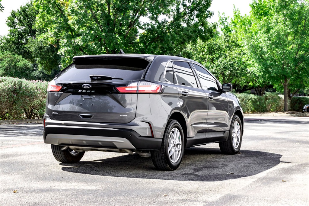 2024 Ford Edge SEL photo 4