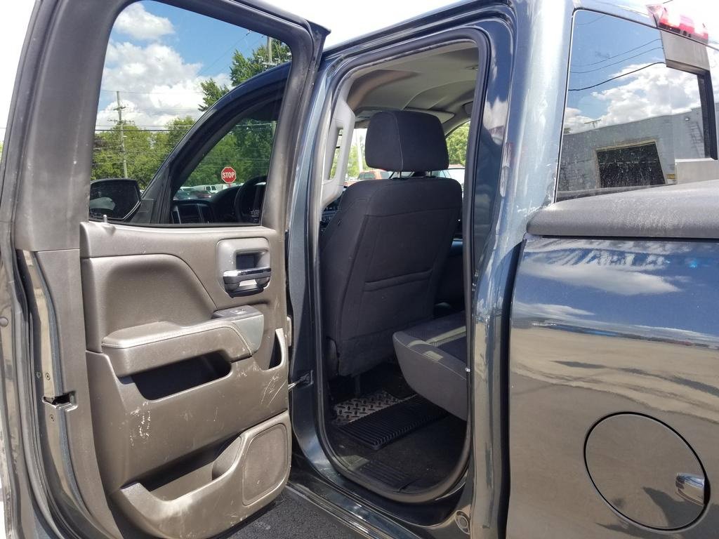 2017 Chevrolet Silverado 1500 LT photo 21