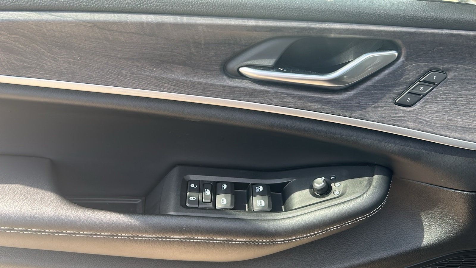 2023 Jeep Grand Cherokee Limited photo 14