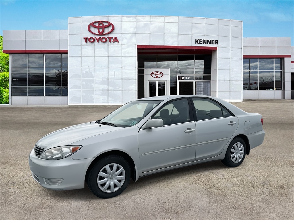 2005 Toyota Camry LE photo 3