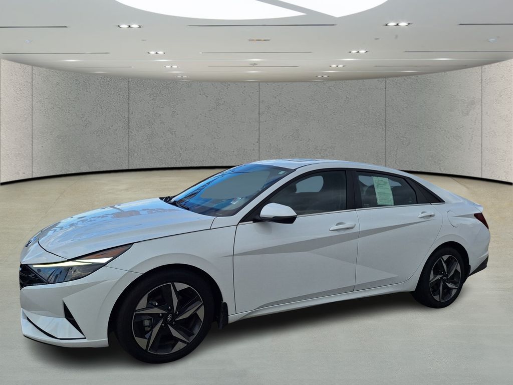 2022 Hyundai Elantra SEL's photo