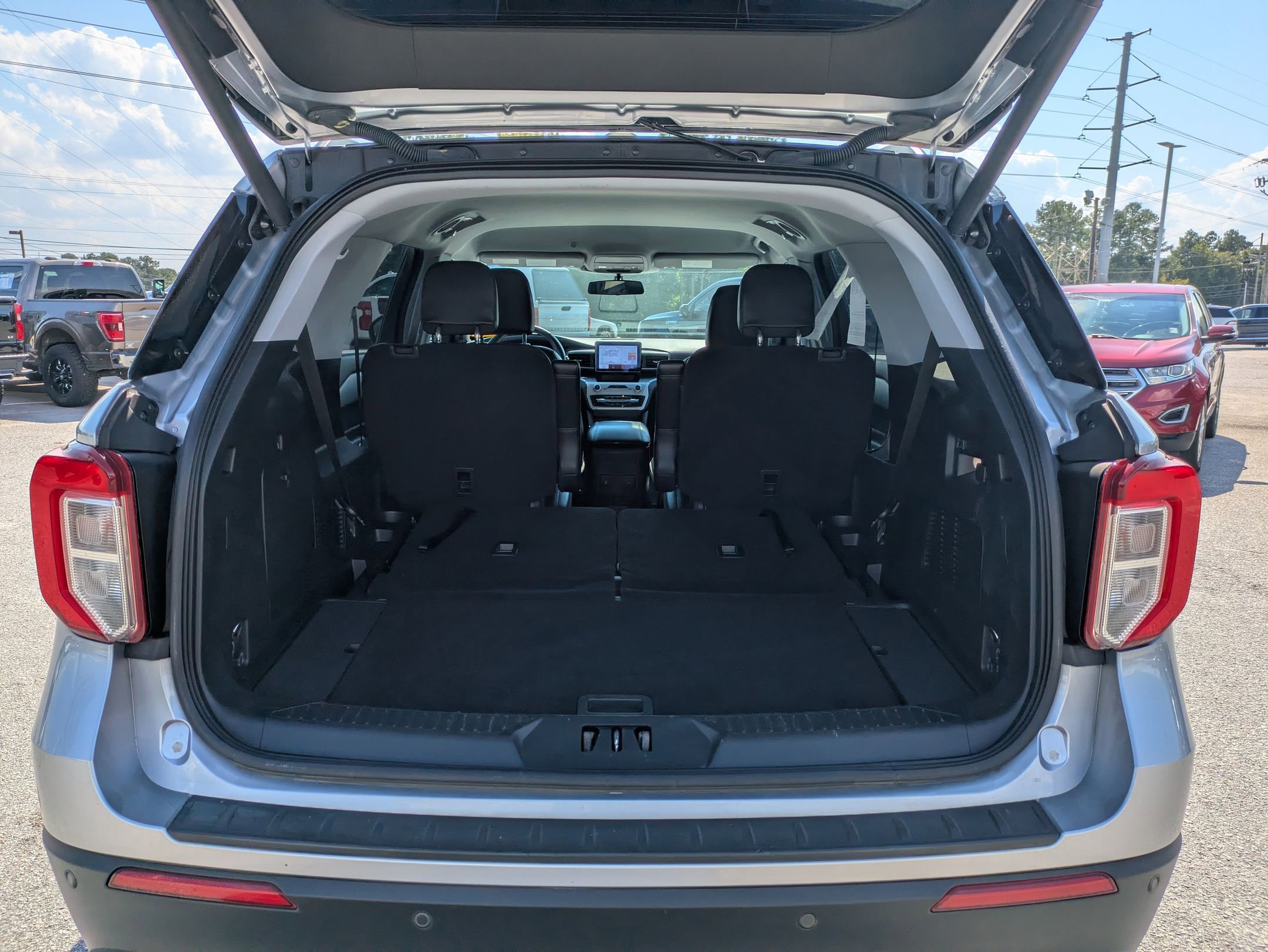 2022 Ford Explorer XLT photo 26